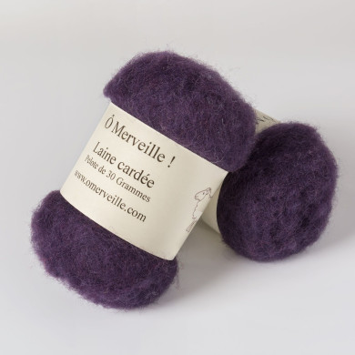 Blackcurrant carded wool