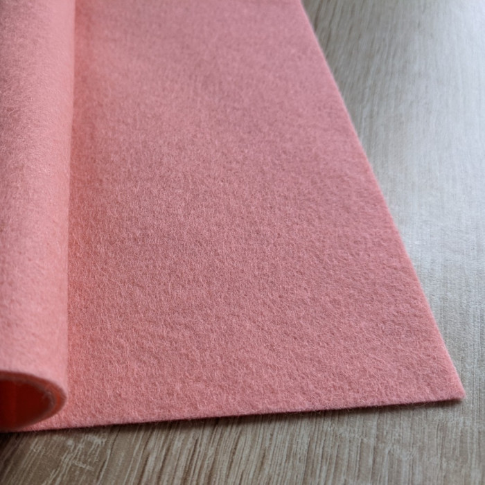 Feutrine pure laine rose tendre coupon 20 X 30 cm