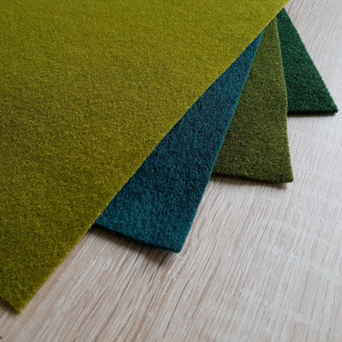 Coupon de feutre de laine vert olive 30 x 30 cm