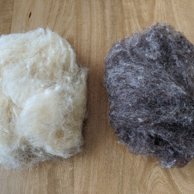 Ruwe tas van gekaard wol voor vulling