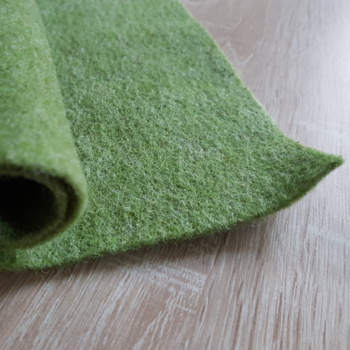 Coupon de feutre de laine vert gazon 30 x 30 cm