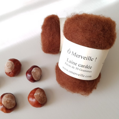 Carded wool chestnut