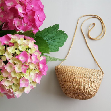 Small chic straw bag