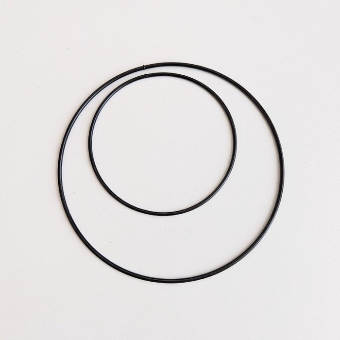 Zwart metalen cirkel 15 cm