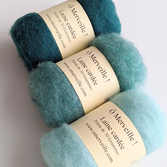 Carded wool shades of turquoise