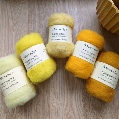 Carded wool shades of yellow