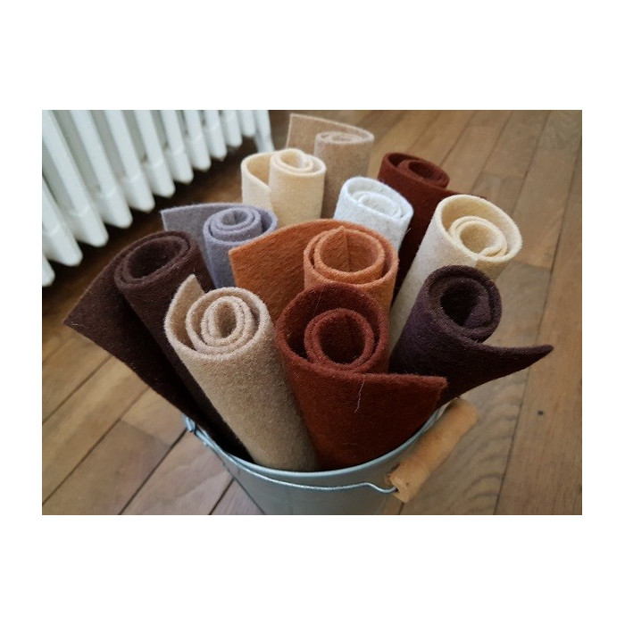 Cognac wool felt coupon 30 x 30 cm