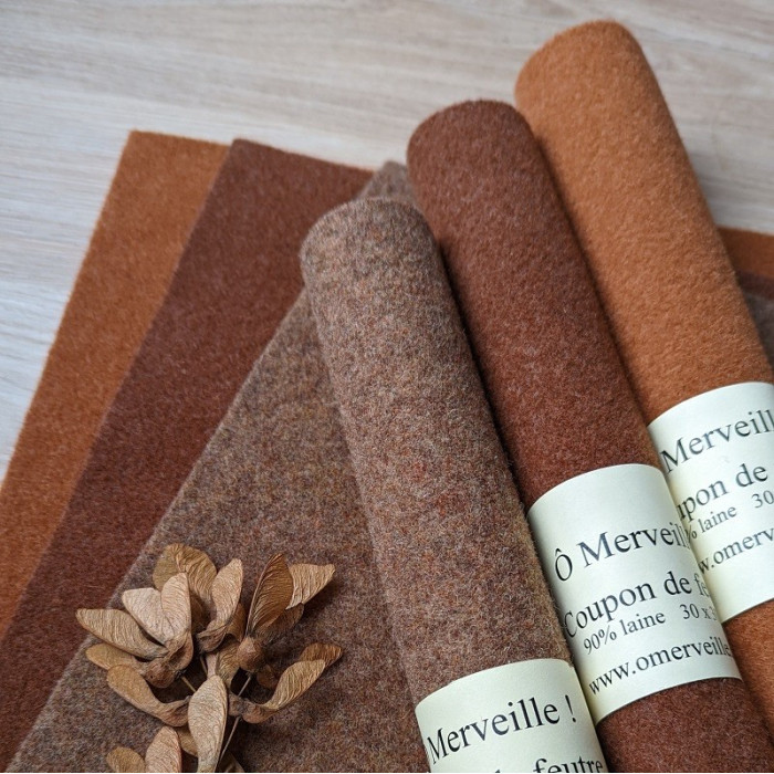 Cognac wool felt coupon 30 x 30 cm