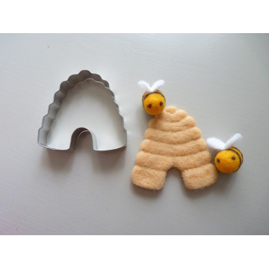 Large bee cookie cutter