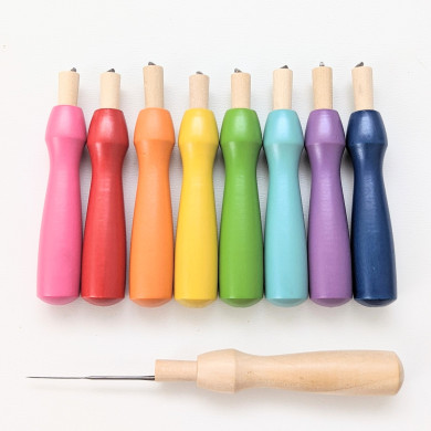 Set of 4 wooden travel felting handles with needle