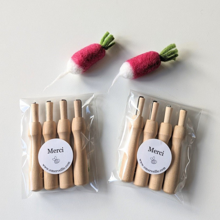 Set of 4 wooden travel felting handles with needle