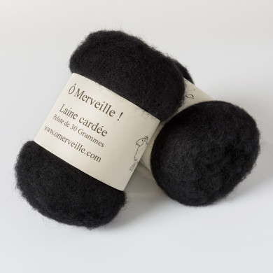 Bag of 50g of black carded wool