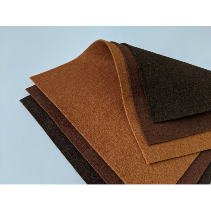 Pure wool felt caramel large coupon 25 x 60 cm