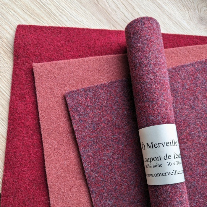 Coupon of mottled burgundy wool felt 50 x 75 cm