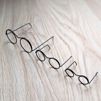 2 paires de lunettes miniatures en métal doré