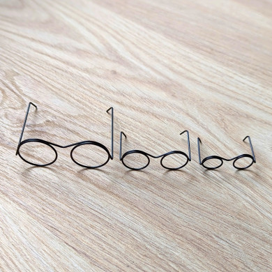 2 pairs of miniature black metal glasses model 3 cm