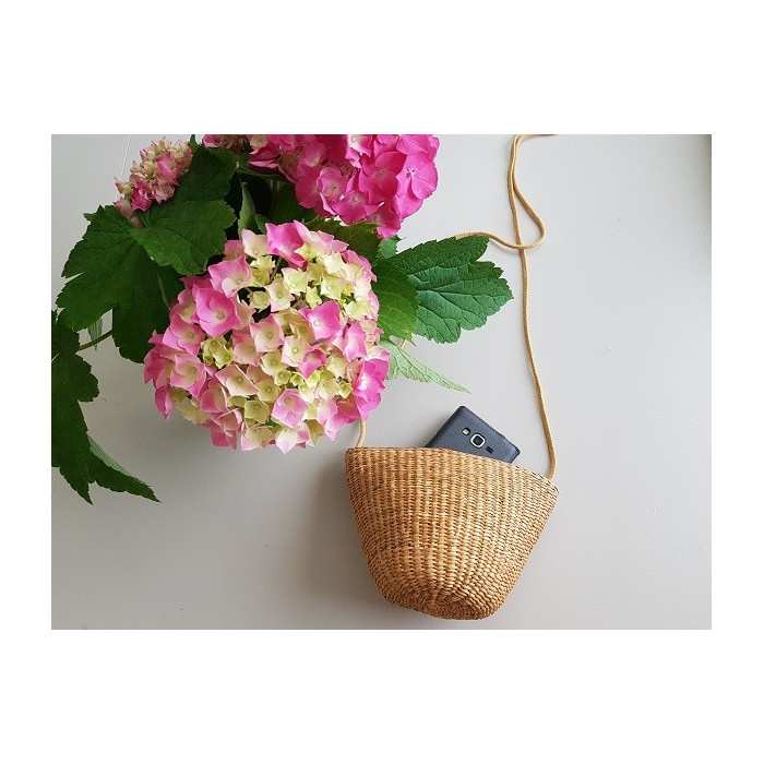 Small chic straw bag