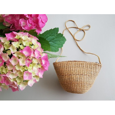 Small chic straw bag