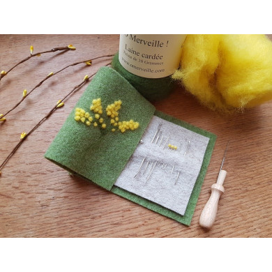 Grass green wool felt coupon 30 x 30 cm