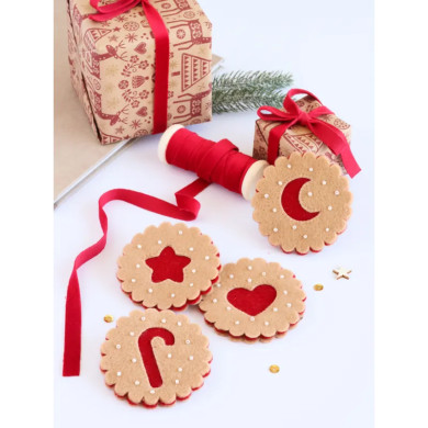 An Enchanted Felt Christmas Book