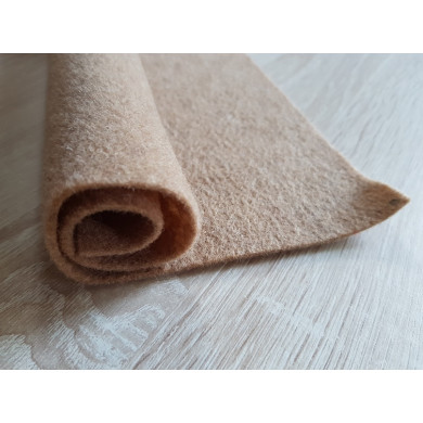 Coupon de feutre de laine camel 50 x 75 cm